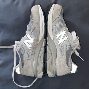 New balance Grey Sneakers Size 2 Boy’s Size